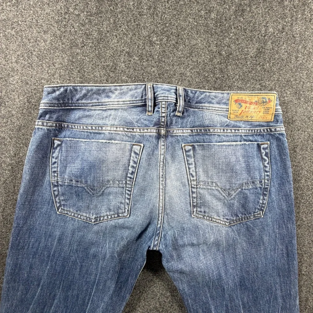 Diesel Zatiny Regular Bootcut Jeans Mens 35x32 Blue Wash 0UB89 Made in USA Denim